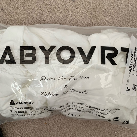 NIB Stylish White Sleeveless Mini Dress - Picture 12 of 14